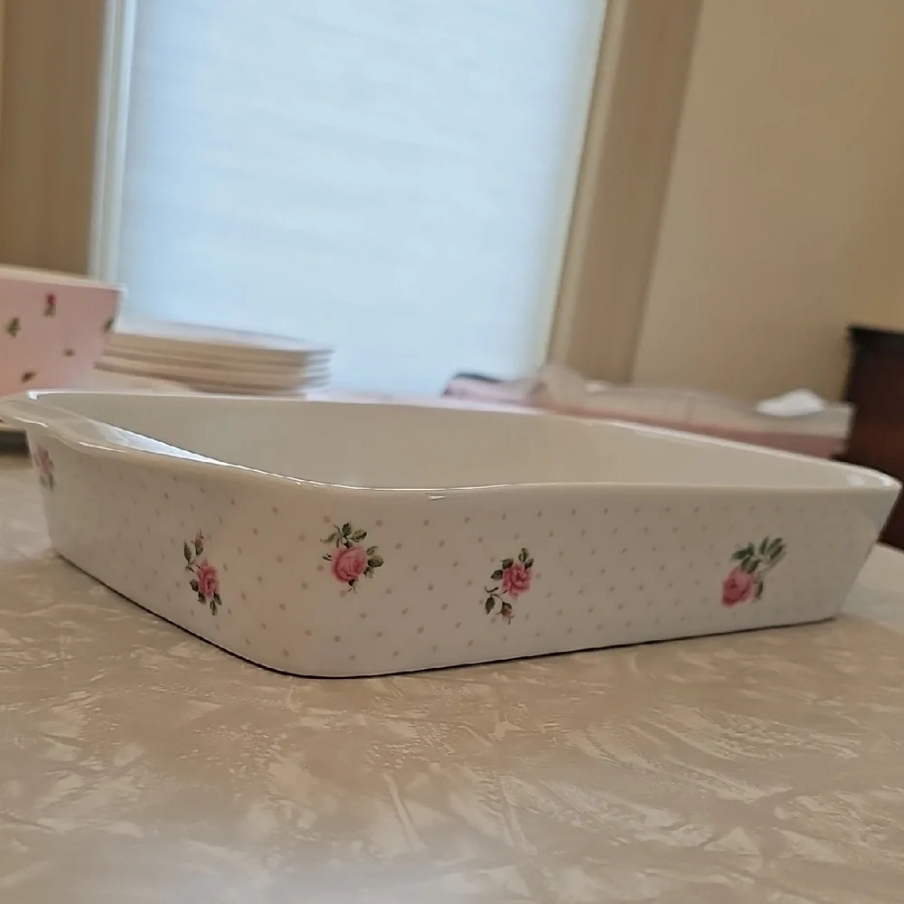 Royal Albert White Ceramic Baking Dish with Pink Rose Motif